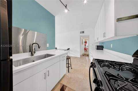 260 Ocean Dr 12A, Miami Beach FL - photo 9 of 38
