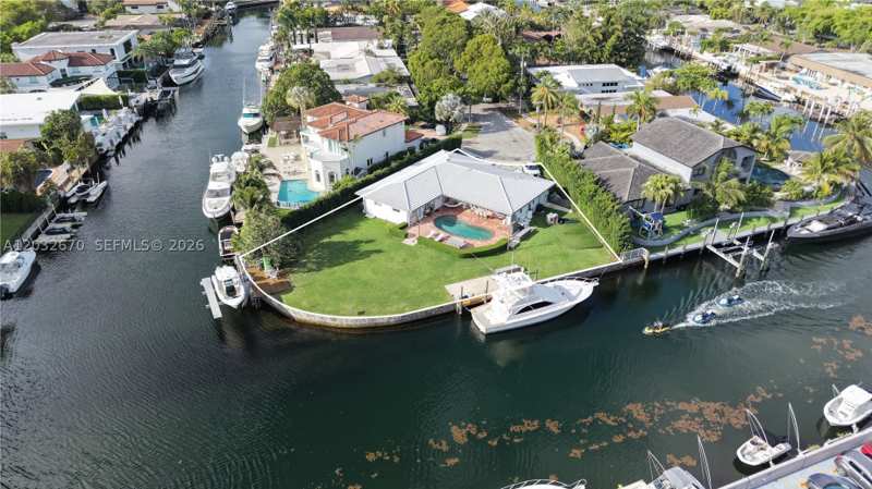 4 bedroom SingleFamilyResidence at 13305 Biscayne Island Ter, Keystone Island No 5, North Miami — photo 1