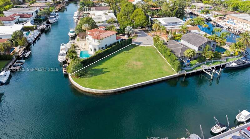 4 bedroom SingleFamilyResidence at 13305 Biscayne Island Ter, Keystone Island No 5, North Miami — photo 2