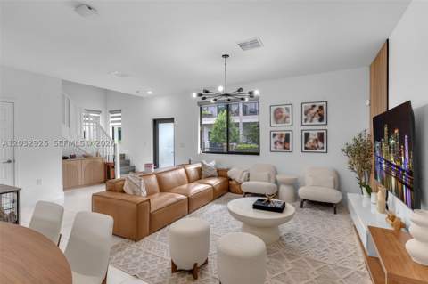 4963 NW 83rd Path 4963, Doral FL - photo 11 of 43