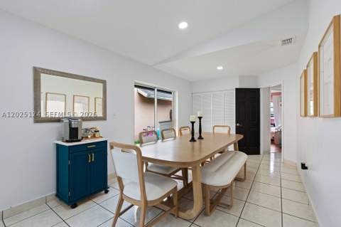19080 NW 77th Ct, Hialeah FL - photo 12 of 38