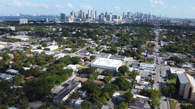 3 bedroom SingleFamilyResidence at 5501 NW 2nd Ave, Railway Shops Addn 1st Ad, Miami — photo 4