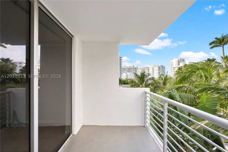 1 bedroom Condominium at 1605 Bay Rd 503, Bay Point East Condo, Miami Beach — photo 1