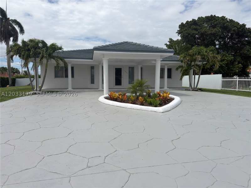 4 bedroom SingleFamilyResidence at 13895 SW 22nd St, J G Heads Farms Sub, Miami — photo 1