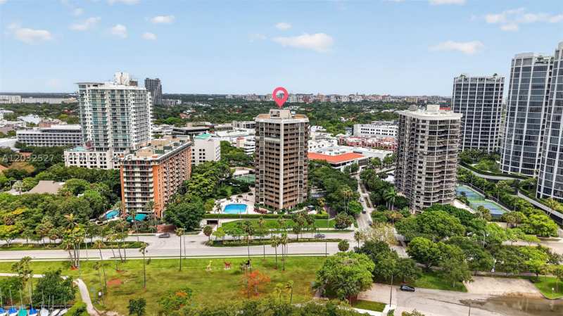 2 bedroom Condominium at 2901 S Bayshore Dr 4A, Yacht Harbour Condo, Miami — photo 1