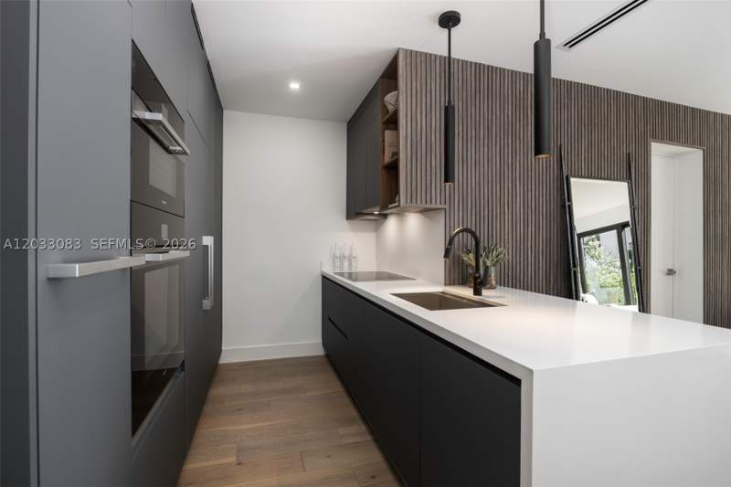 3 bedroom Condominium at 202 Sunrise Dr 202B, Bahama House South Condo, Key Biscayne — photo 5