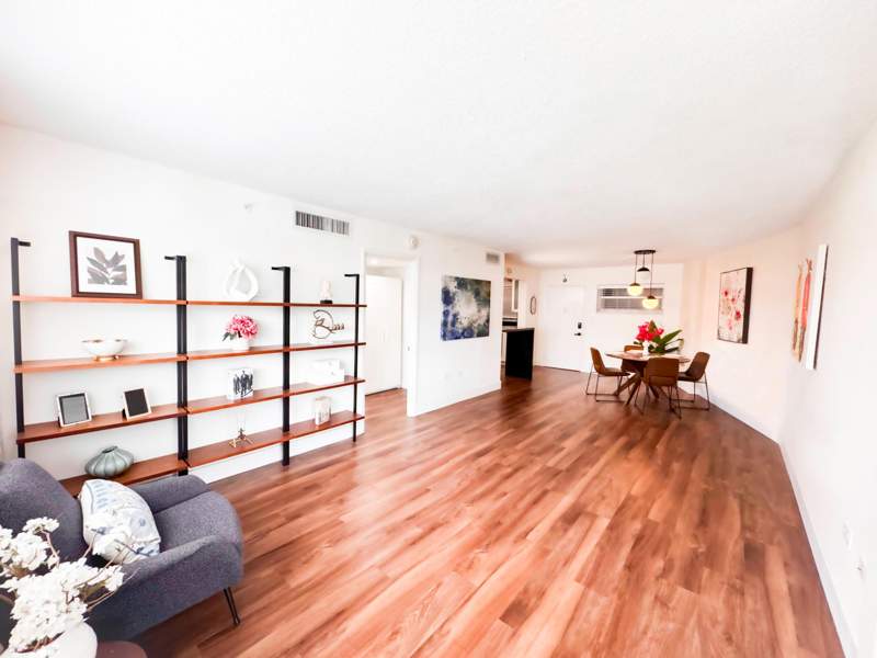 2 bedroom Condominium at 1881 Washington Avenue 4a, Octagon Towers I Condo, Miami Beach — photo 3