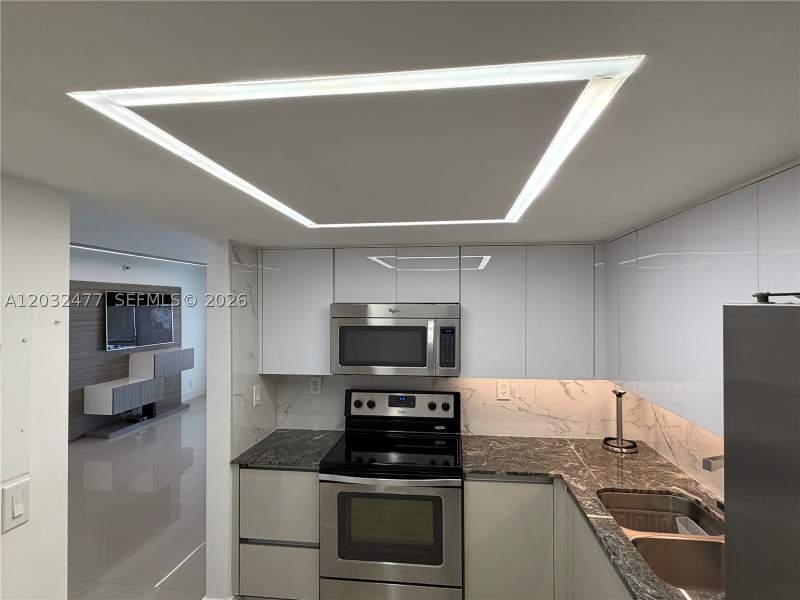 1 bedroom Condominium at 3300 NE 192nd St 1109, Parc Central Aventura Eas, Aventura — photo 3