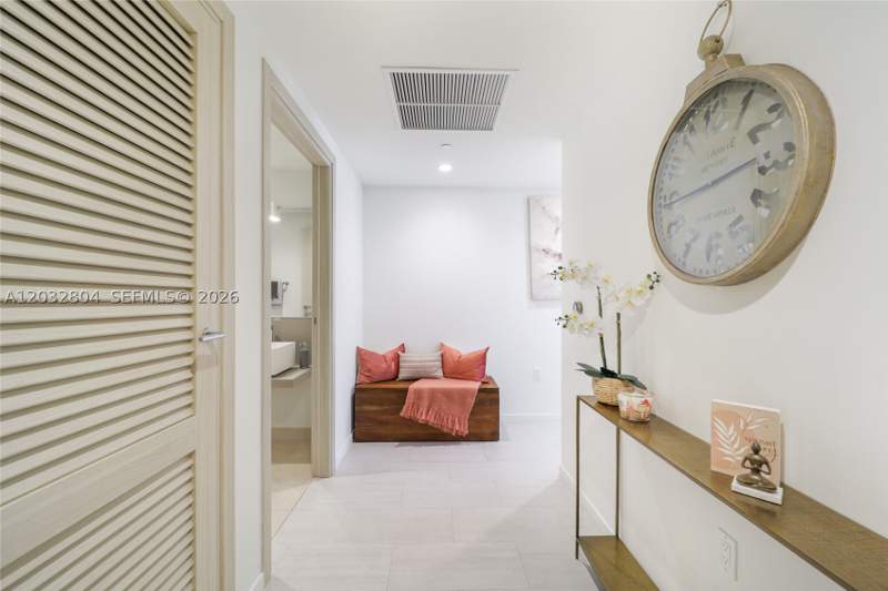 2 bedroom Condominium at 1000 Brickell Plz 4401, Brickell Flatiron Condo, Miami — photo 2