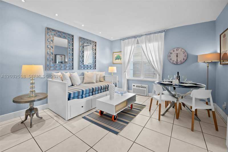 1 bedroom Condominium at 3030 Collins Ave 4E, The Madison Condo, Miami Beach — photo 1