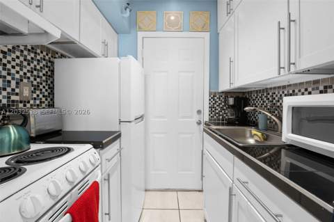 3030 Collins Ave 4E, Miami Beach FL - photo 6 of 27
