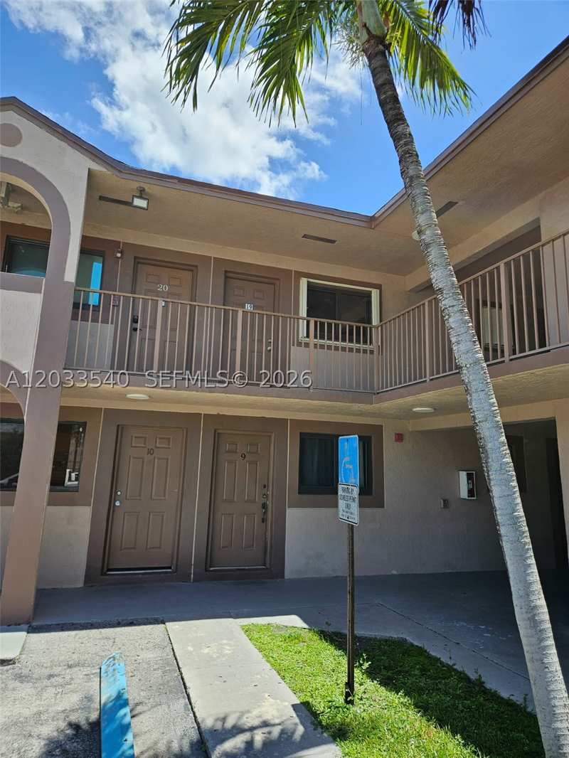 1 bedroom Condominium at 2348 W 56th St 19, Bella Villas Las Palmas C, Hialeah — photo 1