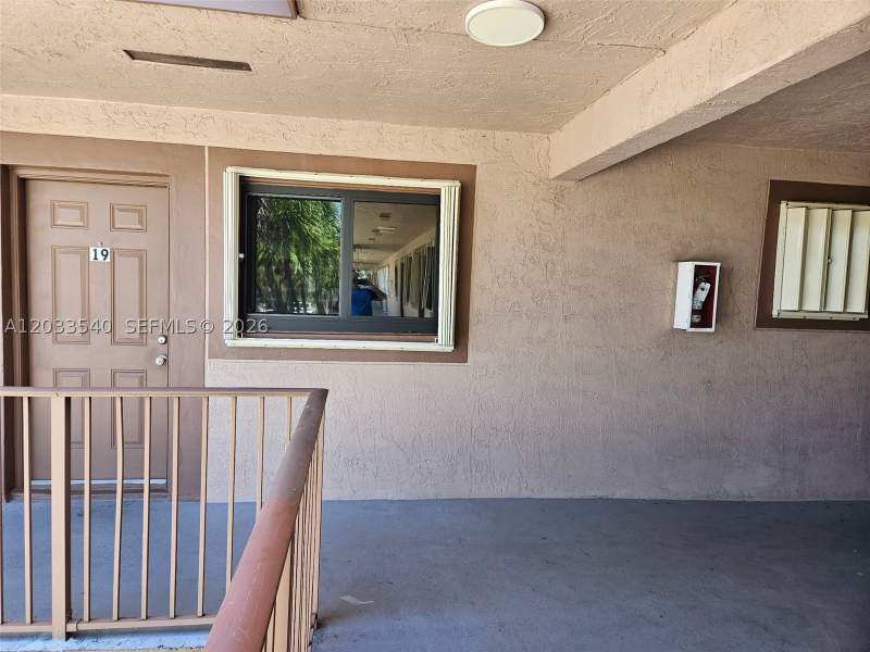 1 bedroom Condominium at 2348 W 56th St 19, Bella Villas Las Palmas C, Hialeah — photo 2