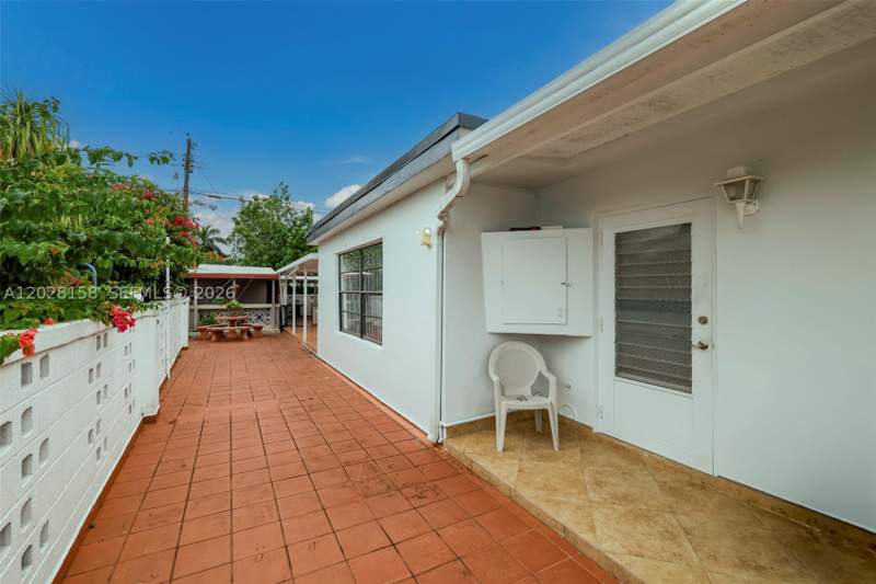 4 bedroom SingleFamilyResidence at 790 W 73rd Pl, Douglas Ests, Hialeah — photo 4