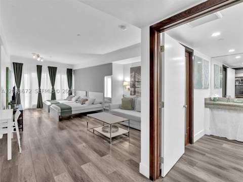 1052 Ocean Dr C203, Miami Beach FL - photo 13 of 36
