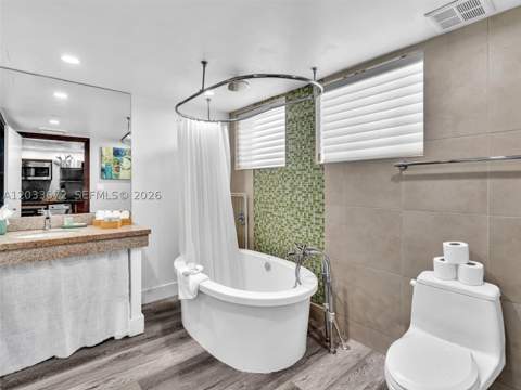 1052 Ocean Dr C203, Miami Beach FL - photo 21 of 36