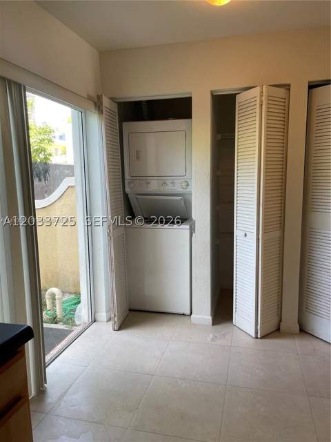 2066 NE 167th St 3-108, North Miami Beach FL - photo 10 of 22