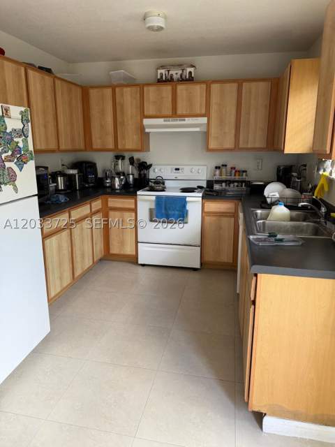 2066 NE 167th St 3-108, North Miami Beach FL - photo 9 of 22