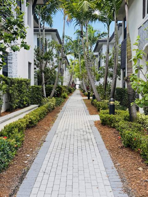 8288 NW 44th Terrace, Doral FL - photo 8 of 68