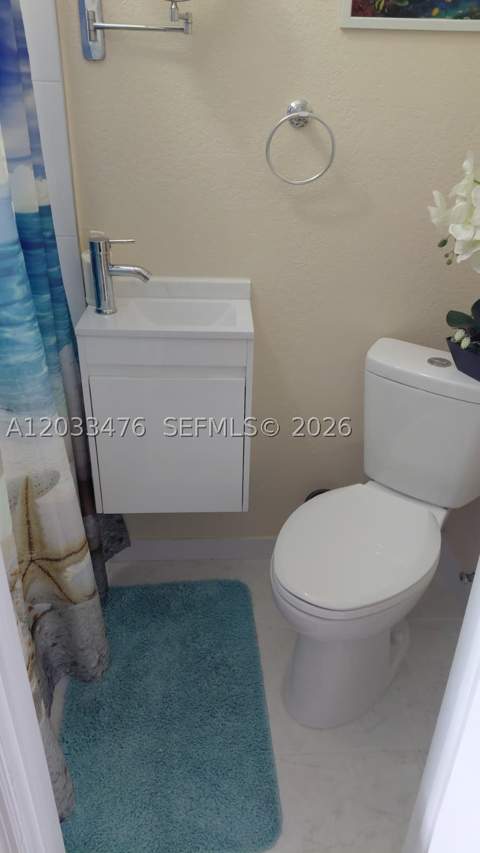 507 W 68th St 5, Hialeah FL - photo 11 of 16