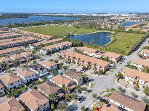 8894 W 34th Ave, Hialeah FL - photo 13 of 60