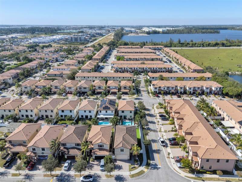 4 bedroom SingleFamilyResidence at 8894 W 34th Ave, Bellagio, Hialeah — photo 5