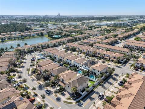 8894 W 34th Ave, Hialeah FL - photo 7 of 60