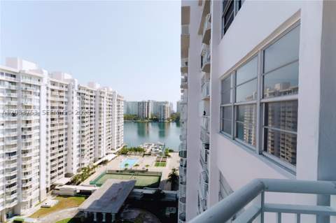 18011 Biscayne Blvd 902, Aventura FL - photo 7 of 31