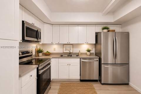 11930 N Bayshore Dr 704, North Miami FL - photo 11 of 47