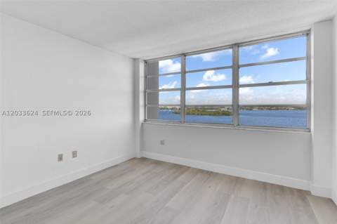 11930 N Bayshore Dr 704, North Miami FL - photo 16 of 47