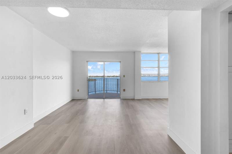 2 bedroom Condominium at 11930 N Bayshore Dr 704, Majorca Towers Condo, North Miami — photo 4