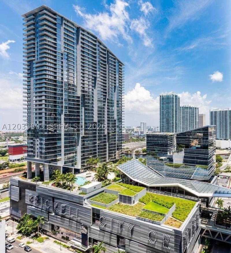 1 bedroom Condominium at 88 SW 7th St 2206, Rise Condo, Miami — photo 1