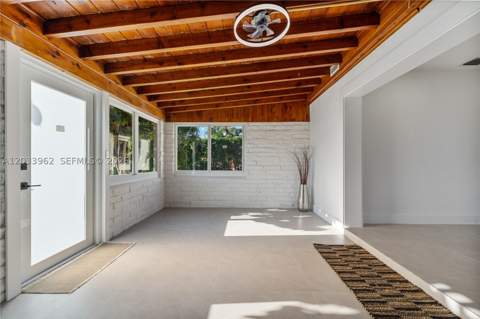 1044 NE 4th Ave, Homestead FL - photo 10 of 30