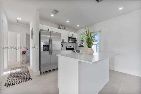 1044 NE 4th Ave, Homestead FL - photo 17 of 30