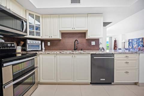 19101 NE 36th Ct 504, Aventura FL - photo 10 of 23