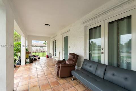 137 NW 20th St, Homestead FL - photo 14 of 35
