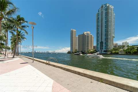 300 S Biscayne Blvd T-1411, Miami FL - photo 18 of 25