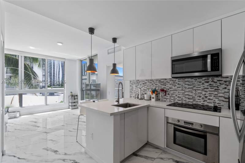 1 bedroom Condominium at 300 S Biscayne Blvd T-1411, Met 1 Condo, Miami — photo 5
