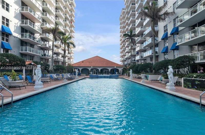 2 bedroom Condominium at 5091 NW 7th St 906, Blue Lagoon Condo, Miami — photo 4