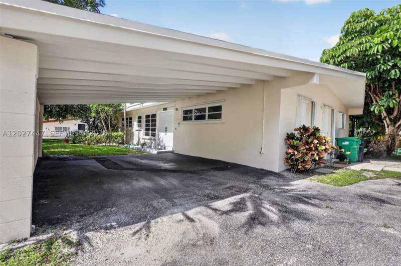 4 bedroom SingleFamilyResidence at 13830 SW 79th Ct, Helenwood Estates, Palmetto Bay — photo 5