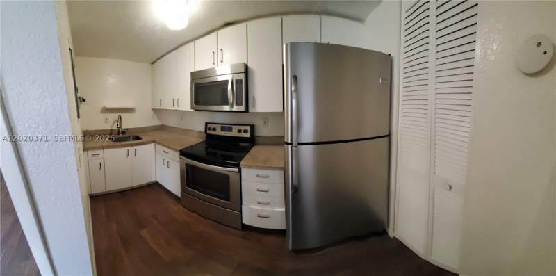 1 bedroom Condominium at 300 NW 84th Ter 300, Sunset Palm Villas Condo, Miami — photo 4