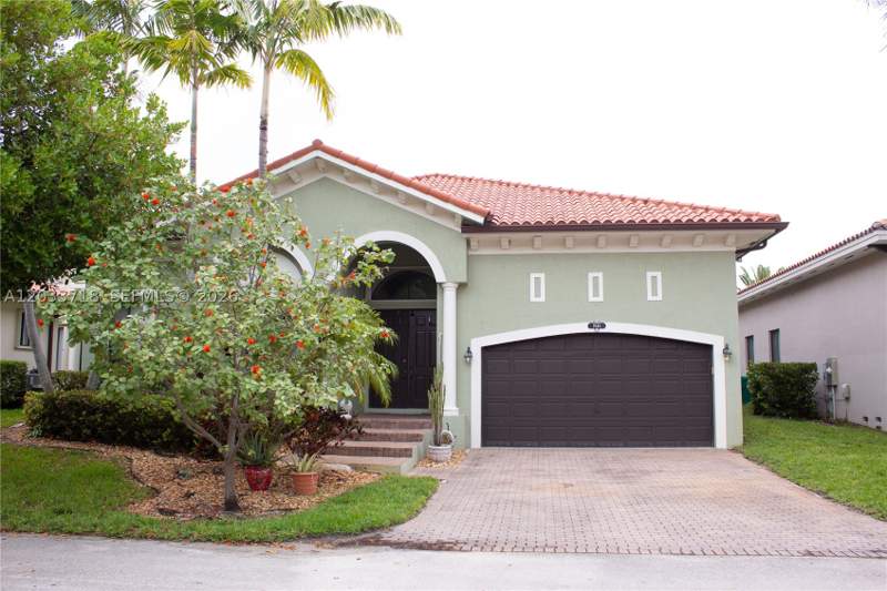 4 bedroom SingleFamilyResidence at 7645 SW 193rd Ln, Cutler Cay, Cutler Bay — photo 2
