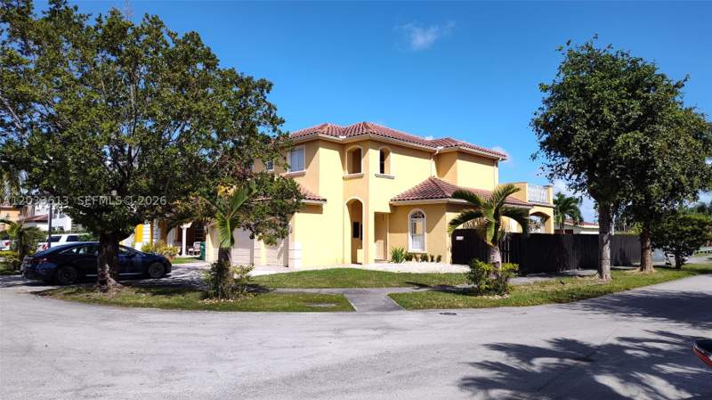 5 bedroom SingleFamilyResidence at 6743 SW 163rd Pl, Crestview Lakes, Miami — photo 2