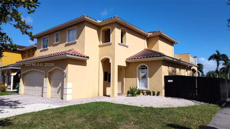 5 bedroom SingleFamilyResidence at 6743 SW 163rd Pl, Crestview Lakes, Miami — photo 4
