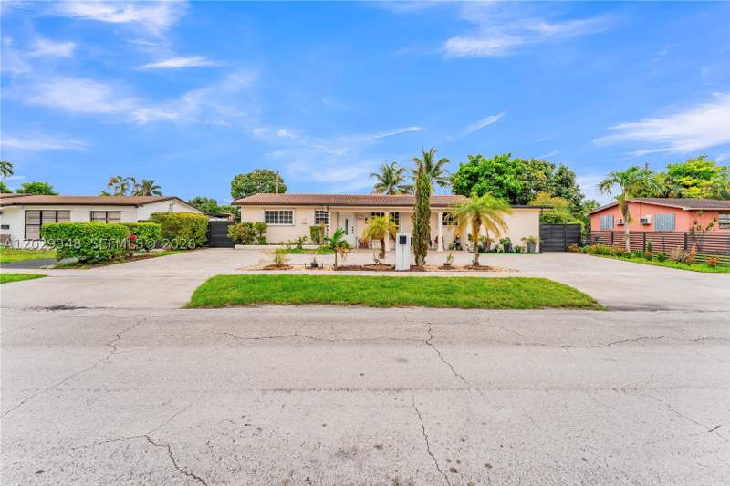 4 bedroom SingleFamilyResidence at 884 W 72nd Pl, Meadows Park, Hialeah — photo 5