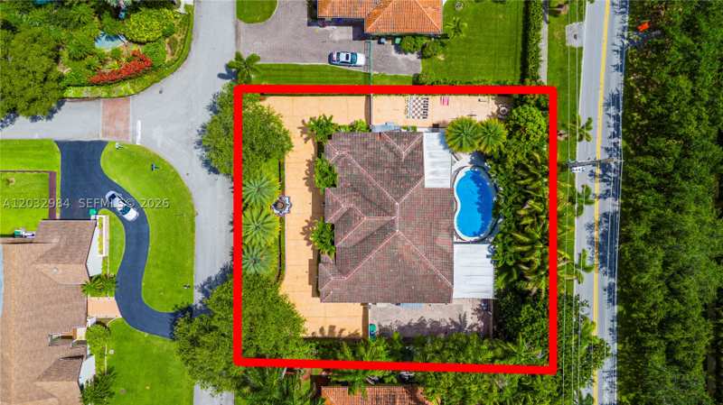 4 bedroom SingleFamilyResidence at 16601 SW 87th Ct, The Landings Sec 1, Palmetto Bay — photo 1