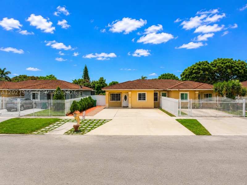 3 bedroom SingleFamilyResidence at 10624 SW 181st St, Jamel Twinhomes, Miami — photo 1