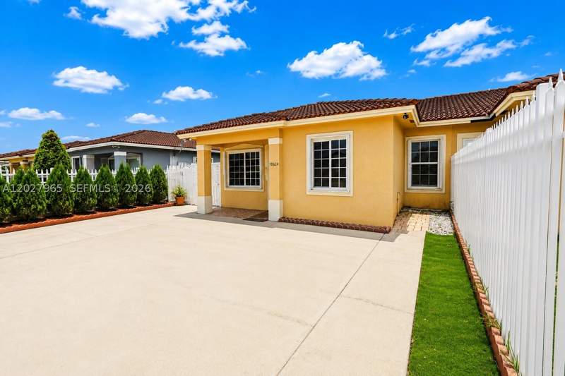 3 bedroom SingleFamilyResidence at 10624 SW 181st St, Jamel Twinhomes, Miami — photo 2