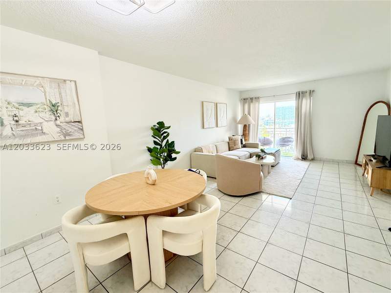 1 bedroom Condominium at 400 Kings Point Dr 928, Coastal Towers Condo, Sunny Isles Beach — photo 4