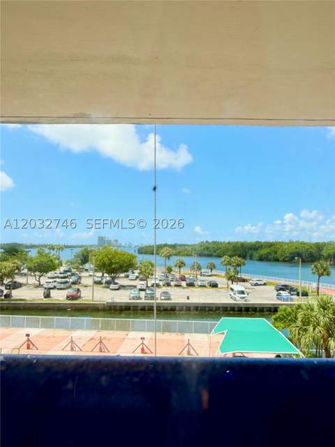 400 Kings Point Dr 309, Sunny Isles Beach FL - photo 11 of 34